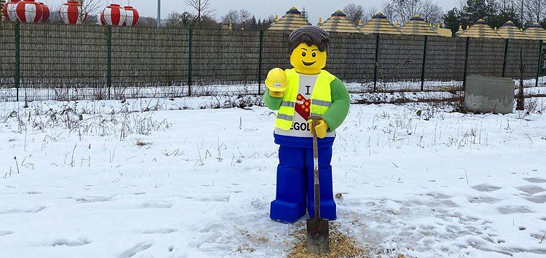 Neues Themenland mit Achterbahn und Fahrgeschäften. Der Spatenstich für den neuen Themenbereich im LEGOLAND Deutschland mit neuer Achterbahn und neuen Fahrgeschäften