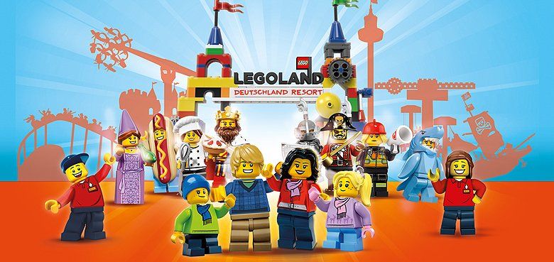 LEGOLAND Deutschland Laternenumzug LEGOLAND Deutschland Laternenumzug mit Feuerwerk