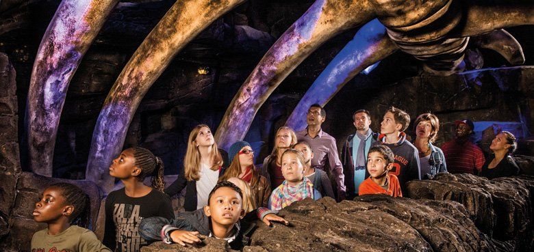 Movie Park Germany The Lost Temple Movie Park Germany lüftet ein Geheimnis. 700 Meter unter dem Park leben im The Lost Temple Dinosaurier.