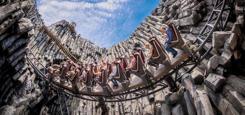 Phantasialand Themenbereich Klugheim mit Coaster Taron und Raik Das Phantasialand präsentiert TARON und RAIK in der neuen Themenwelt Klugheim