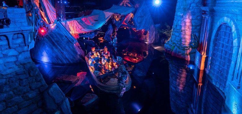 Die Bootsfahrt beinhaltet ein Wiedersehen mit acht Piraten aus der ehemaligen Attraktion Die Bootsfahrt beinhaltet ein Wiedersehen mit acht Piraten aus der ehemaligen Attraktion