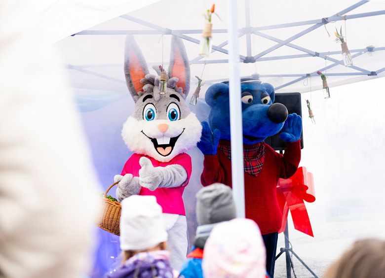 Ravensburger Spieleland mit Lotti Karotti. Lotti Karotti im Ravensburger Spieleland.