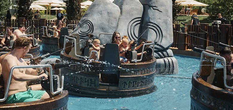 Twist´n´Splash Fahrgeschäft in Rulantica. Twist´n´Splash Fahrgeschäft in Rulantica.