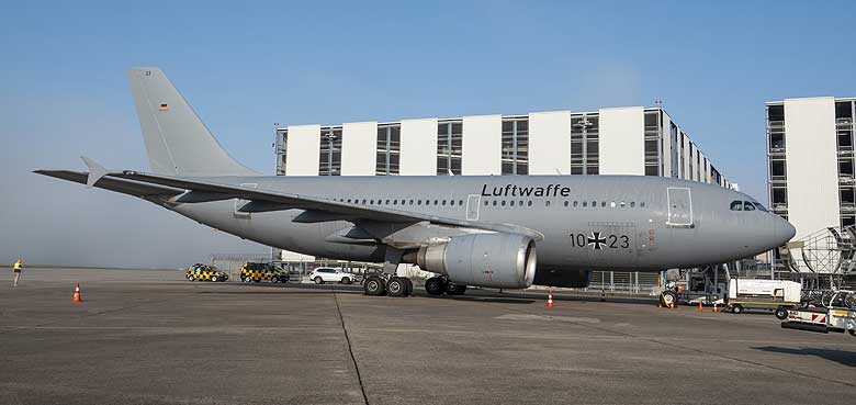 Serengeti-Park Hodenhagen übernimmt Airbus A310. Serengeti-Park Hodenhagen übernimmt Airbus A310.