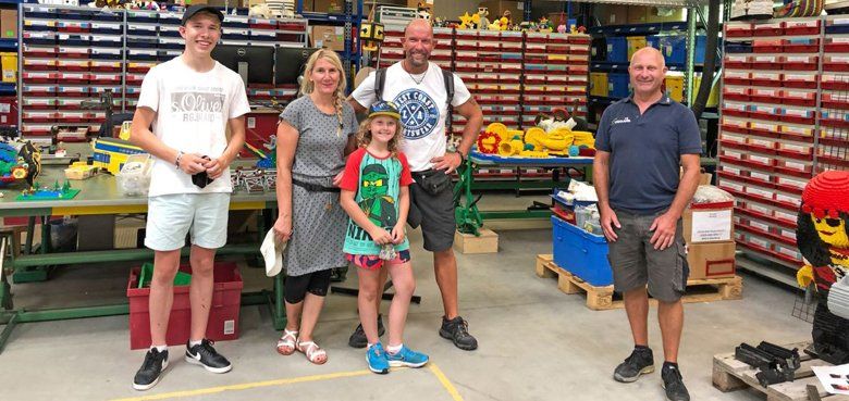 Superfan Lotta löst ihren LEGOLAND Gewinn ein. Superfan Lotta löst ihren LEGOLAND Gewinn ein.