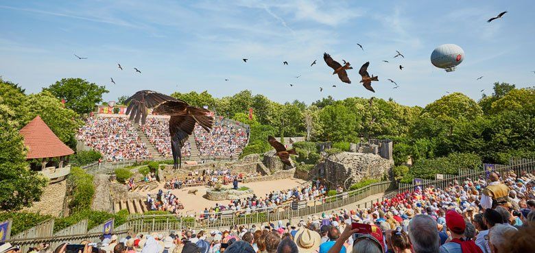 Tanz der Geistervögel im Freizeitpark Puy de Fou. Tanz der Geistervögel im Freizeitpark Puy de Fou.
