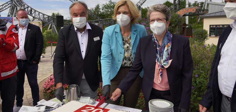 20 Jahre Blutspende-Jubiläum im Erlebnispark Tripsdrill. Blutspende-Jubiläum im Erlebnispark Tripsdrill mit viel Prominenz.