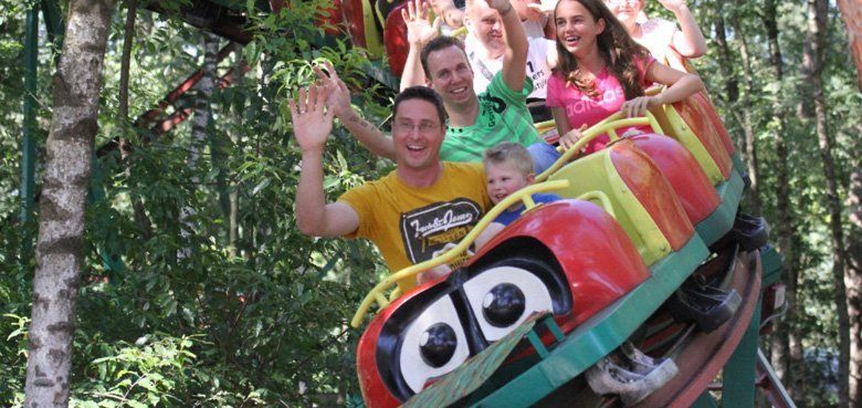 Safariland Stukenbrock Geparden Die Abenteuer Safari hat es in sich - hier warten über 40 Fahrgeschäfte auf die Besucher