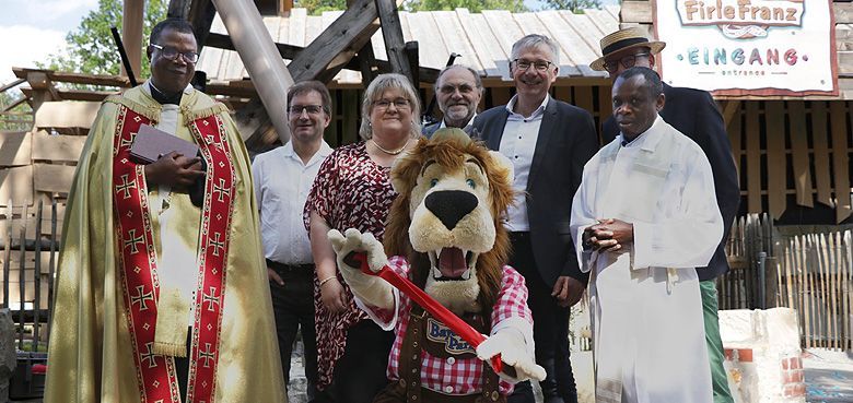 Der Bayern Park präsentiert seine neue Achterbahn FirleFranz.