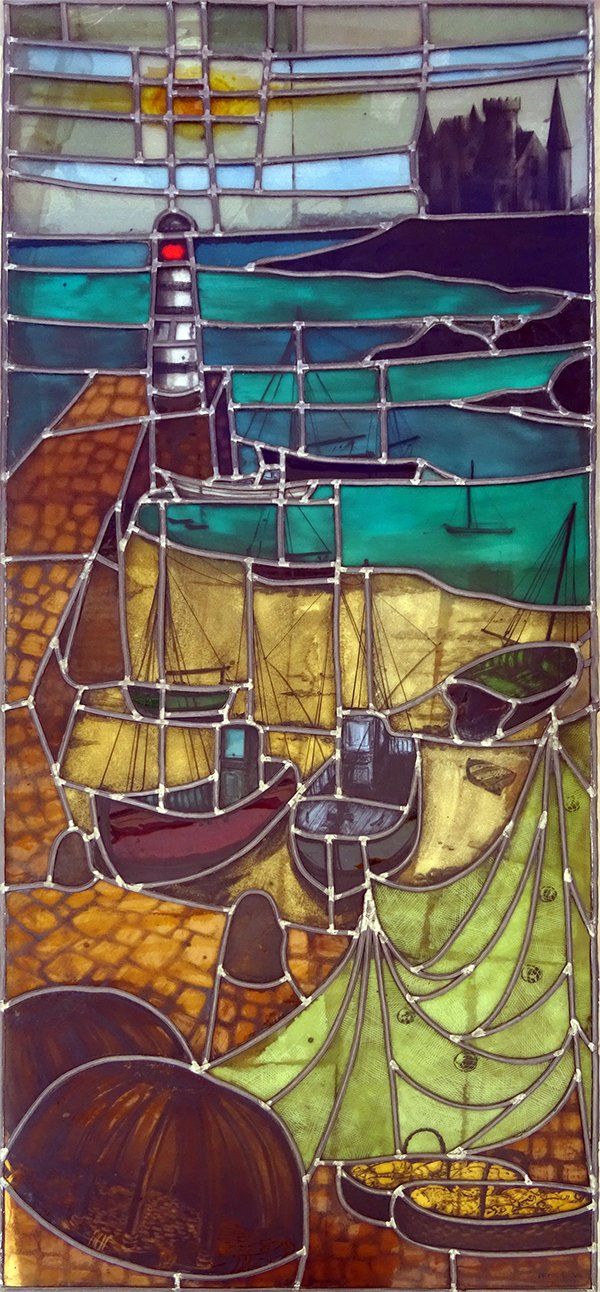 Restauration d'un vitrail traditionnel, dépiquage-repiquage de pièces de verre