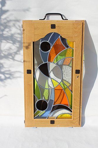 Art'lekin, vitrail sur-mesure, Cascade, vitrail pour porte de meuble, design contemporain, graphisme moderne, verres transparents, vitrail après réalisation