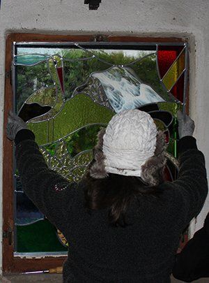 Art'lekin, vitrail sur-mesure, Jeannala & Seppala, étape de création, pose du vitrail