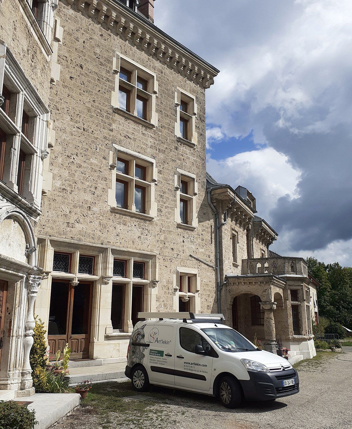Art'lekin-restauration-vitraux-Saint-Geoire en Valdaine-Chateau