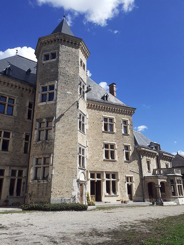 Art'lekin-restauration-vitraux-Saint-Geoire en Valdaine-Chateau