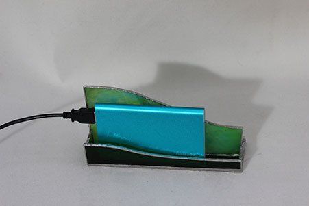 Cours de vitrail, repose portable en charge réalisé par David en technique Tiffany