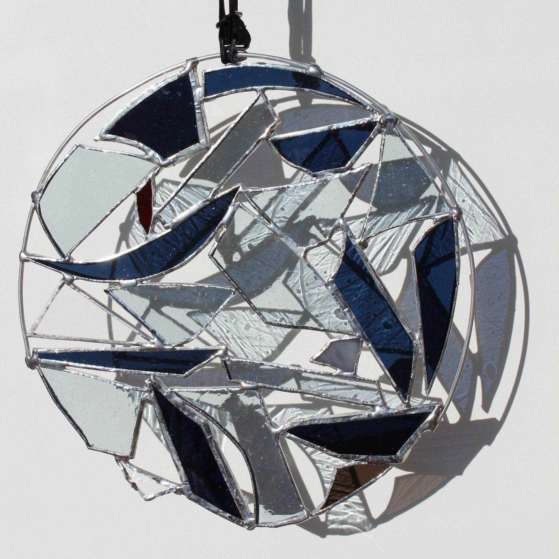 Art'lekin, suspensions, lune de verre