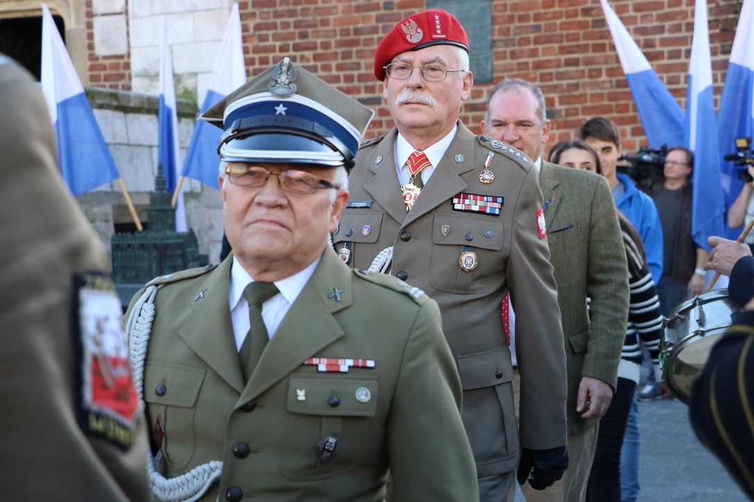 Presidente Asociación Veteranos del Ejército Polaco. Presidente Fuindación Tadeusz Kosciouszko Guardian de la Memoria Histórica Capitan Tomasz Otrebski.