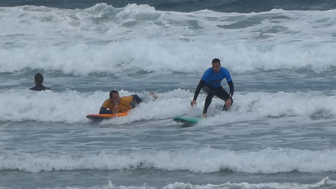 surf lessons with videoanalysis