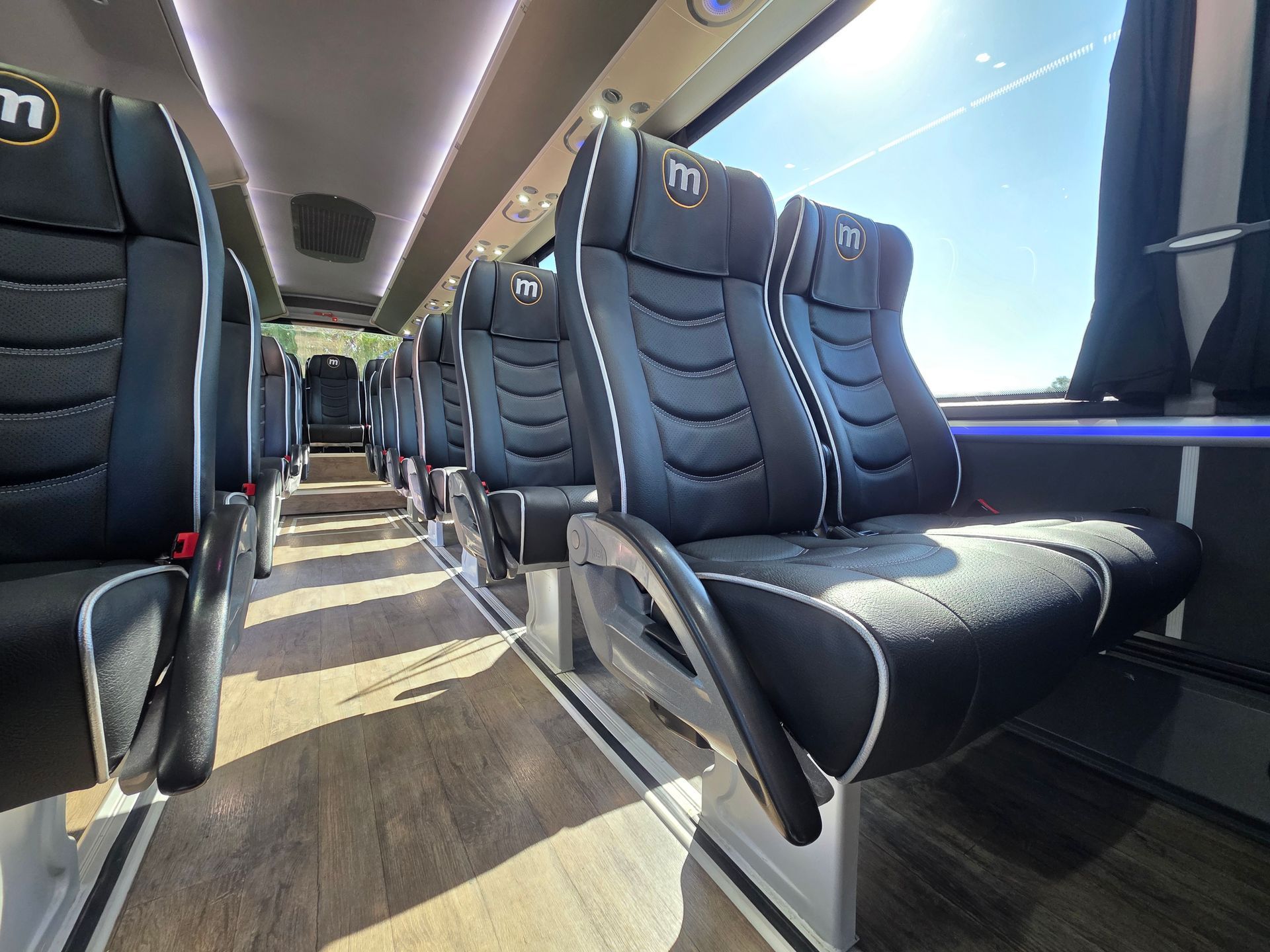 Autobus di lusso nero