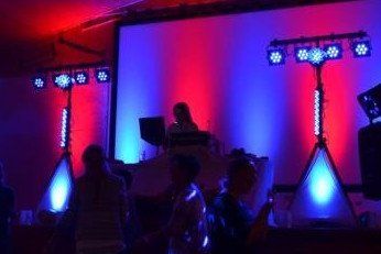 2 Lichtstative im Einsatz mit DMX Steuerung 2 Lichtstative im Einsatz mit DMX Steuerung von DJ Mark Kiss in Wenigumstadt