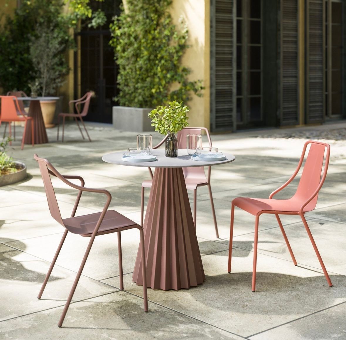 Braun rosa Designstuhl Ola für Gastro, und Garten aus Borna bei Leipzig