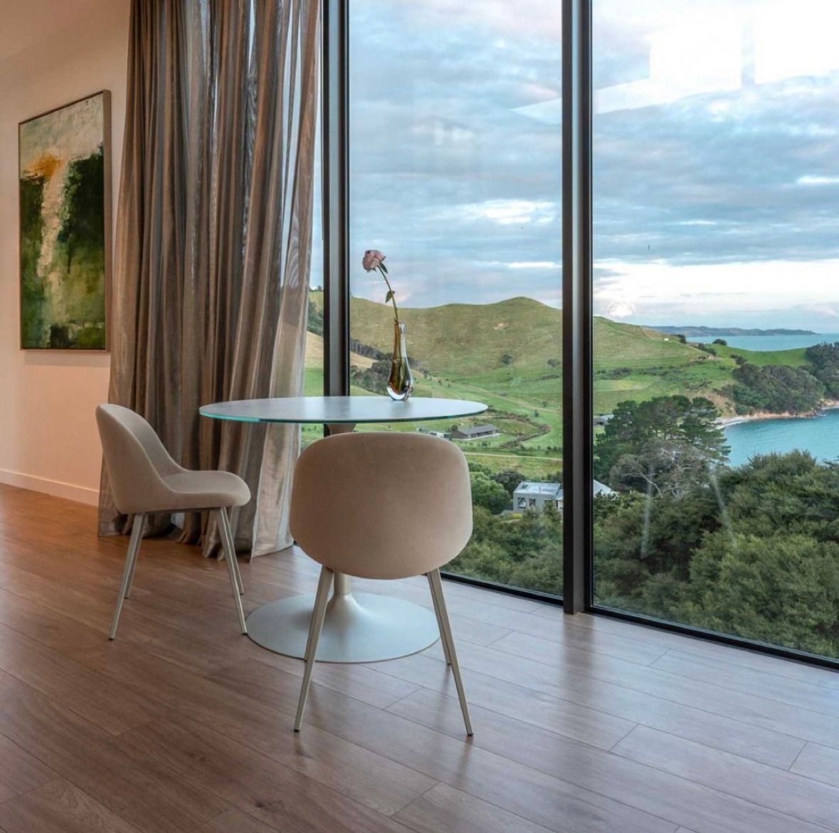 Edler heller, beiger Sonny Designstuhl der Marke Midj in Borna bei Leipzig