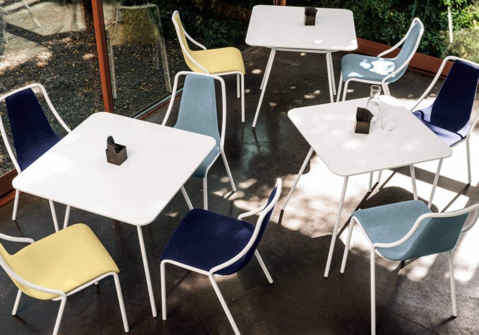 Gelb und blauer Designstuhl Ola für Gastro und Garten in Borna bei Leipzig