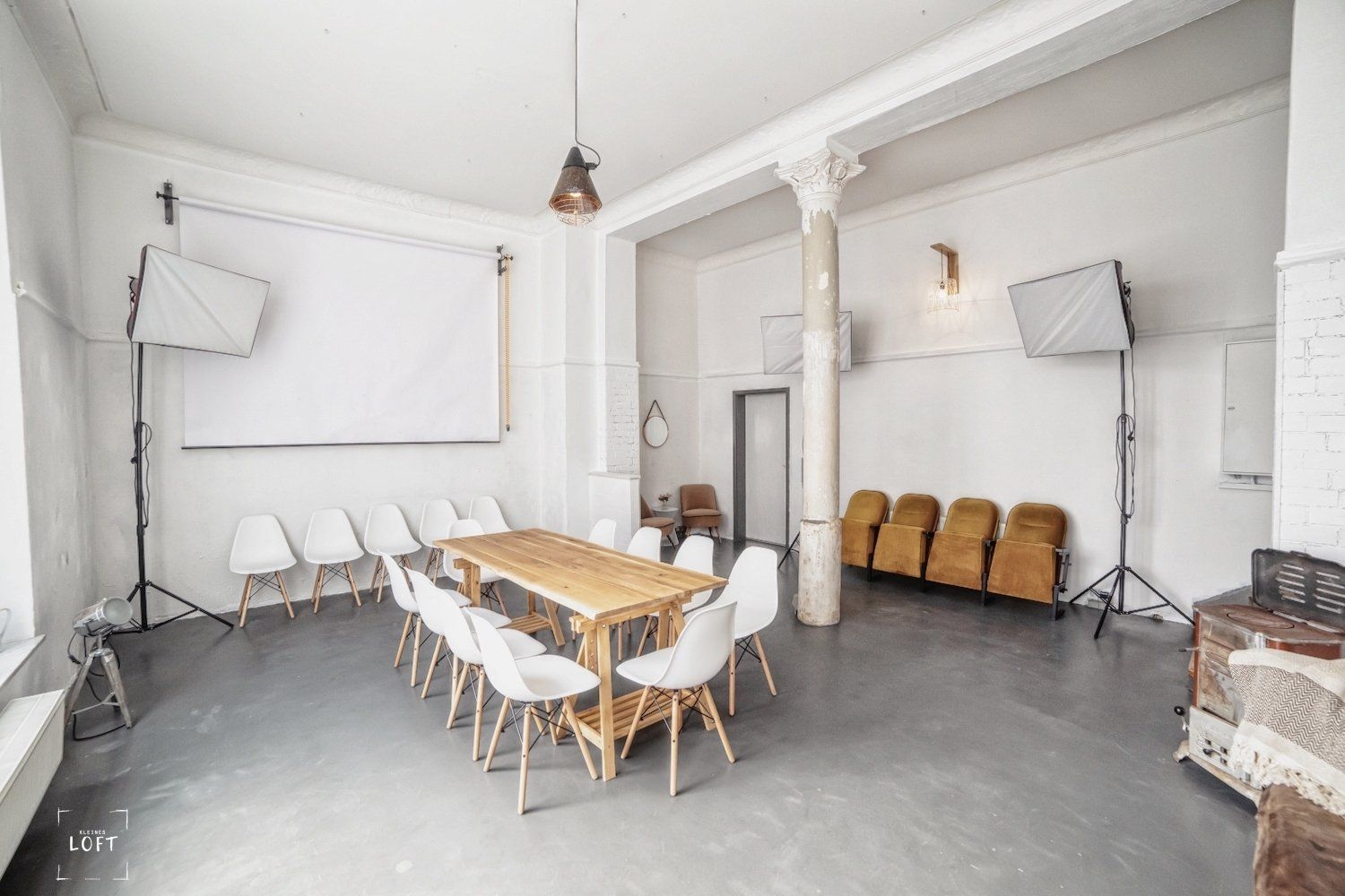 Mietstudio Kleines Loft Fotostudio mieten Seminarraum mieten in Leipzig. Coworking, Tagungsraum, Fotomietstudio.