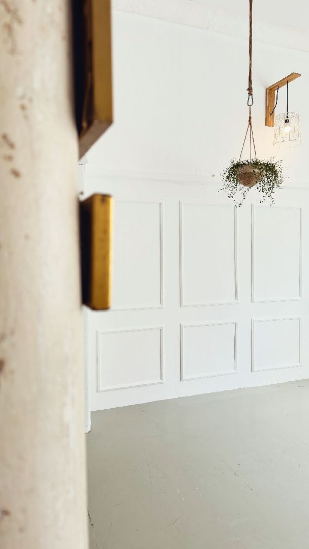 Indoor Fotolocation Leipzig Kleines Loft Mietstudio für Fotografie und Videografie