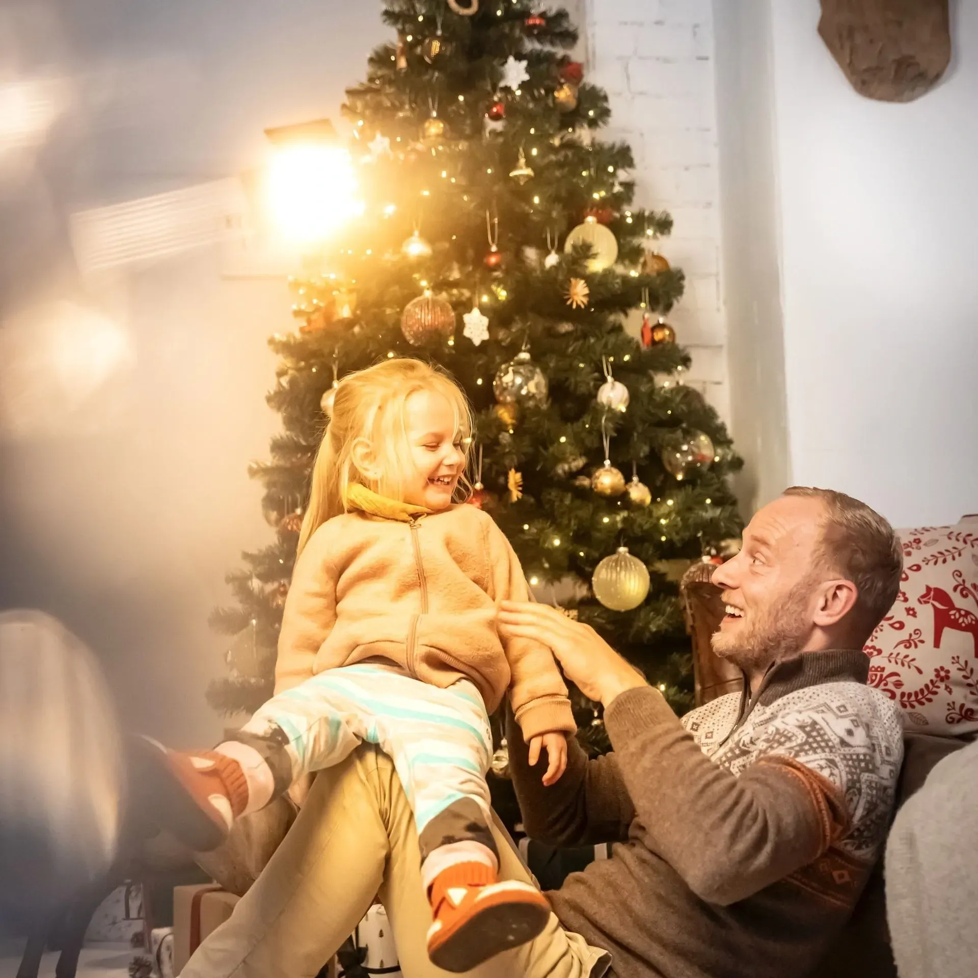 Fotoshooting Weihnachten Familie und Kinder Fotostudio und Mietstudio Kleines Loft Leipzig Weihnachtsdekoration