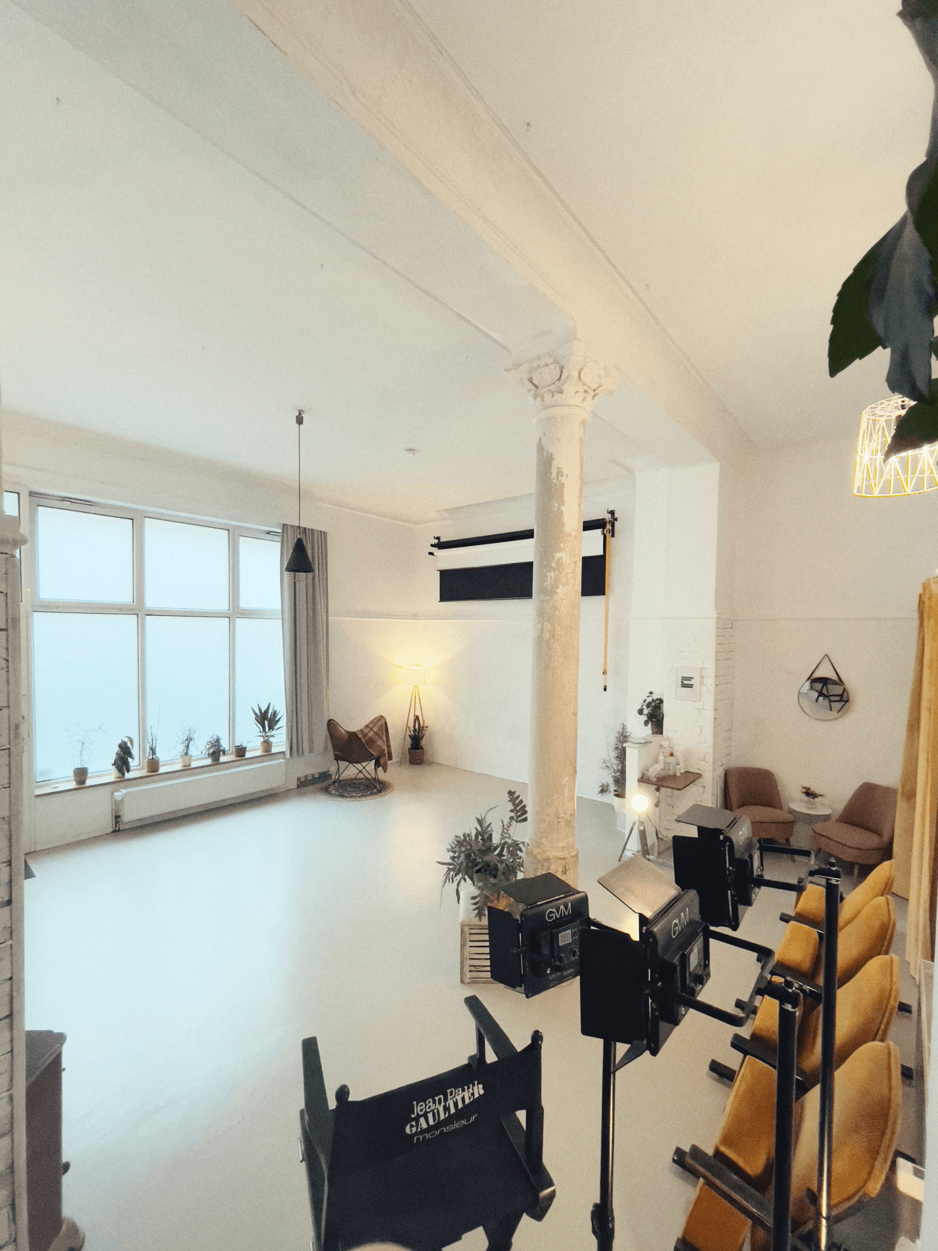 Helles und professionelles Mietstudio Fotostudio mieten nahe Erfurt Thüringen Kleines Loft in Leipzig