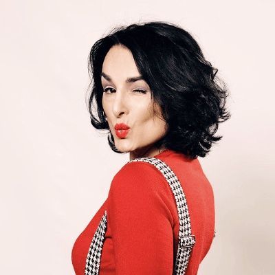 Mimi Fiedler Portrait Schauspielerin Mimi Fiedler über einem Zitat über das Mietstudio Kleines Loft Leipzig