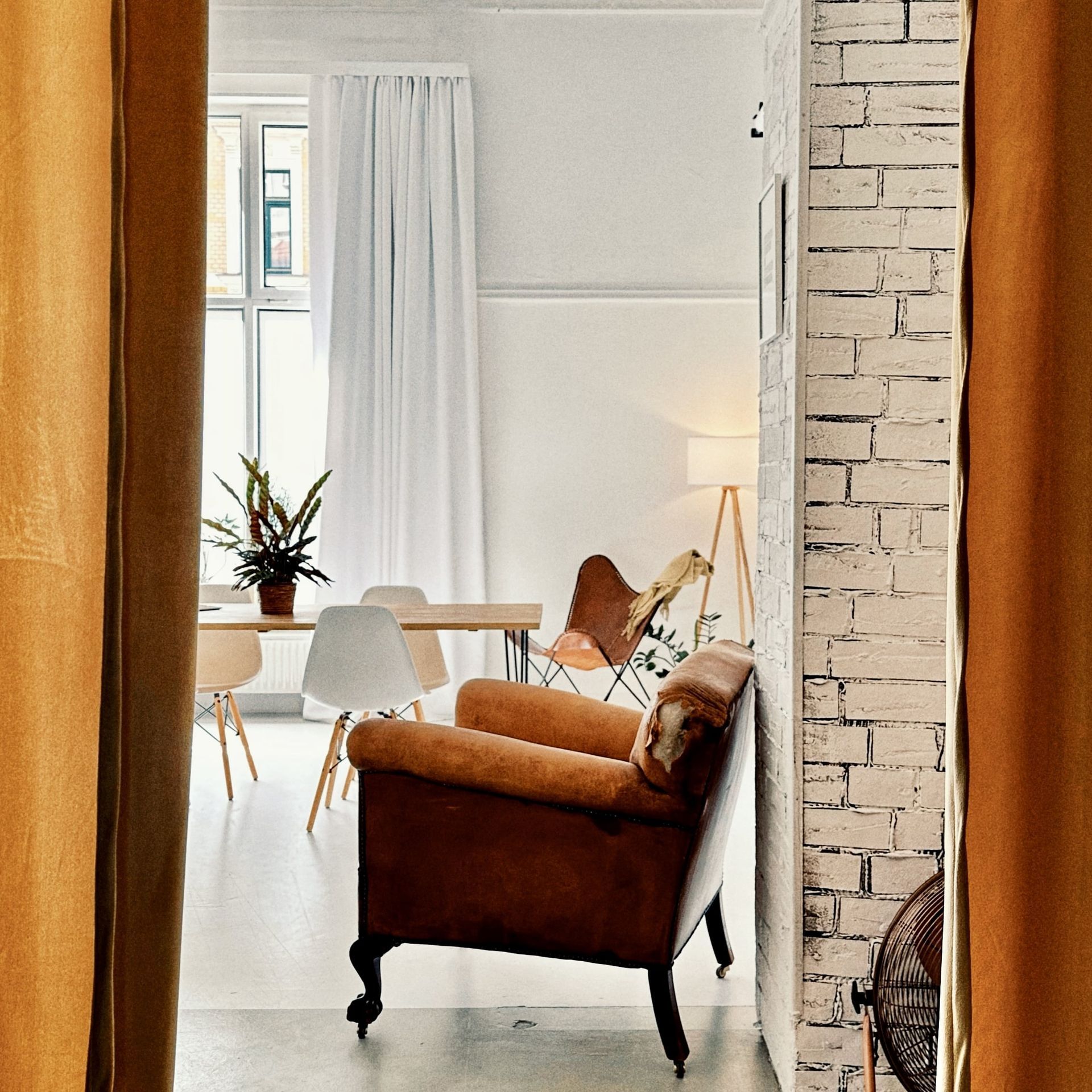 Ansicht heller Meetingraum, Seminarraum und Tagungsraum Kleines Loft Leipzig Stötteritz.