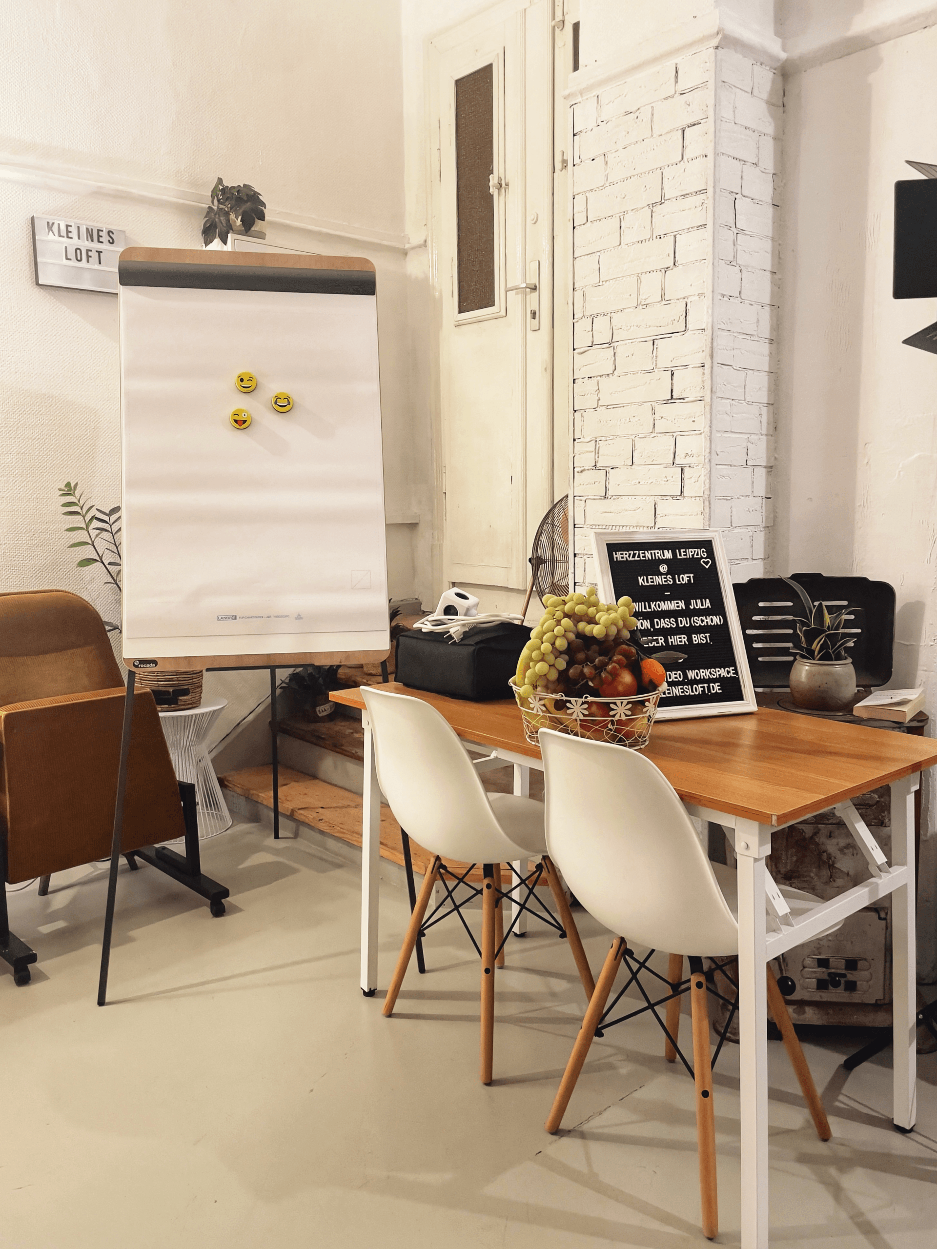 Helles und professionelles Mietstudio Fotostudio mieten nahe Dresden Kleines Loft in Leipzig