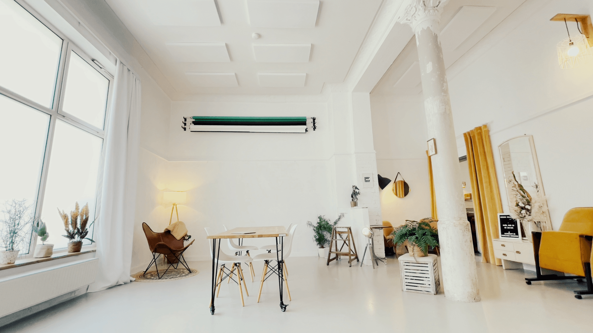 Helles und professionelles Mietstudio Fotostudio mieten nahe Dresden Kleines Loft in Leipzig