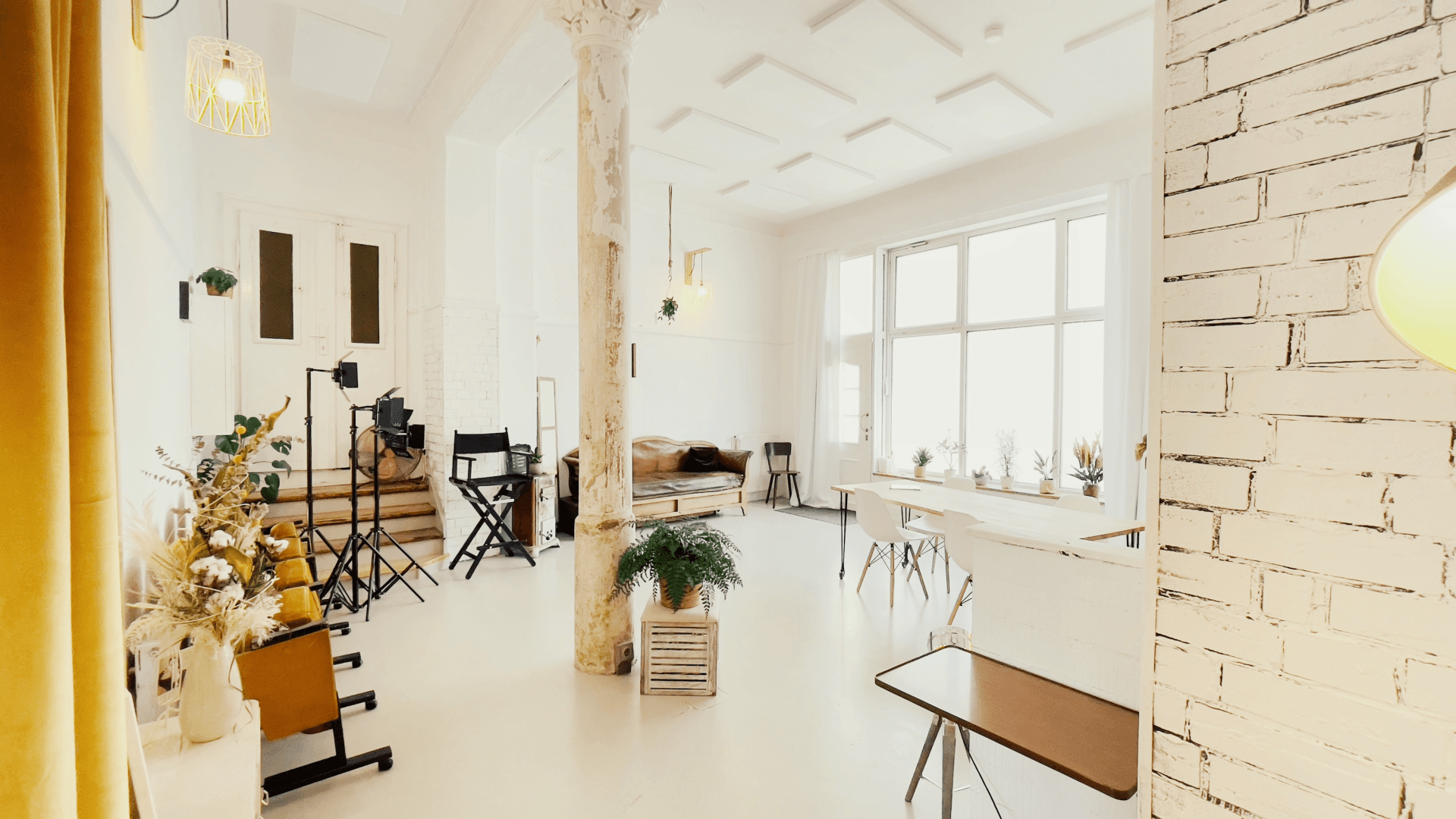 Helles und professionelles Mietstudio Fotostudio mieten nahe Meissen Kleines Loft Leipzig