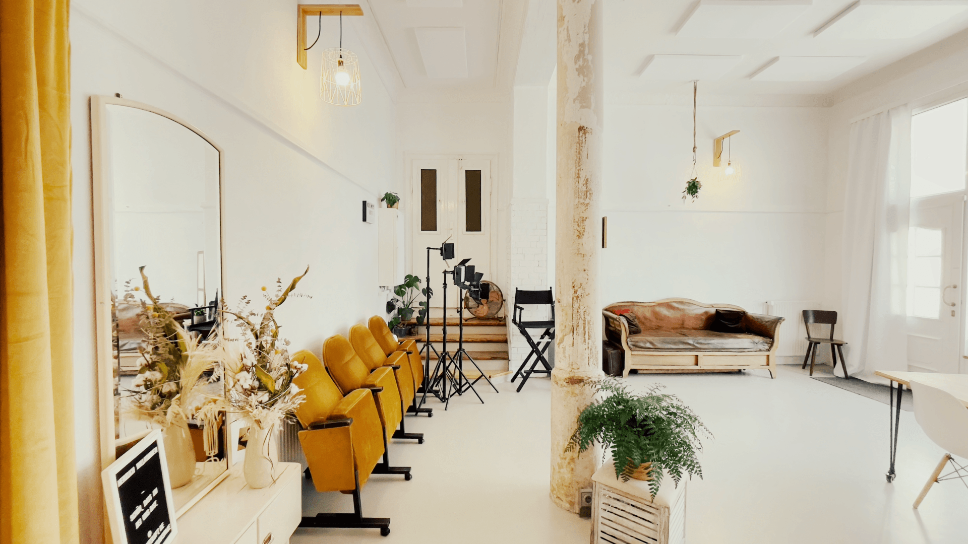Helles und professionelles Mietstudio Fotostudio mieten nahe Dresden Kleines Loft in Leipzig