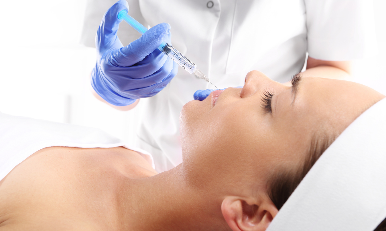 Le Dr Florian Le Goff, médecin esthétique au sein du centre BEAUJOUR à Aix-en-Provence, Venelles et