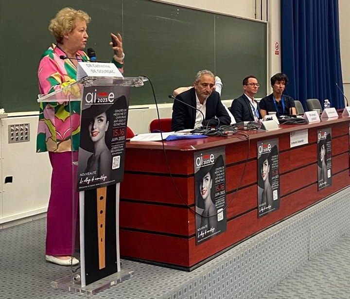 Dr de Goursac en conférence