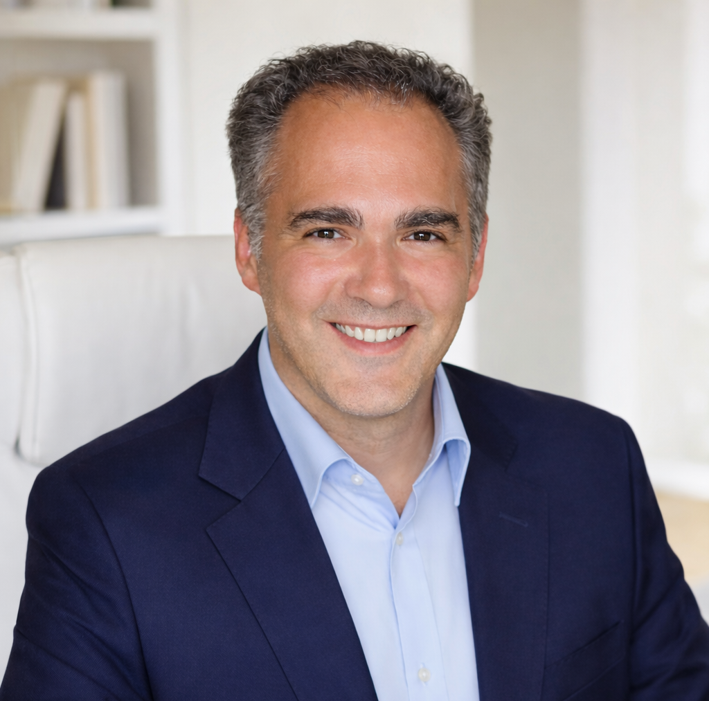 Une expertise reconnue, loin de l’exposition médiatique
Le Dr Mickaël Xavier Murat fait partie de c