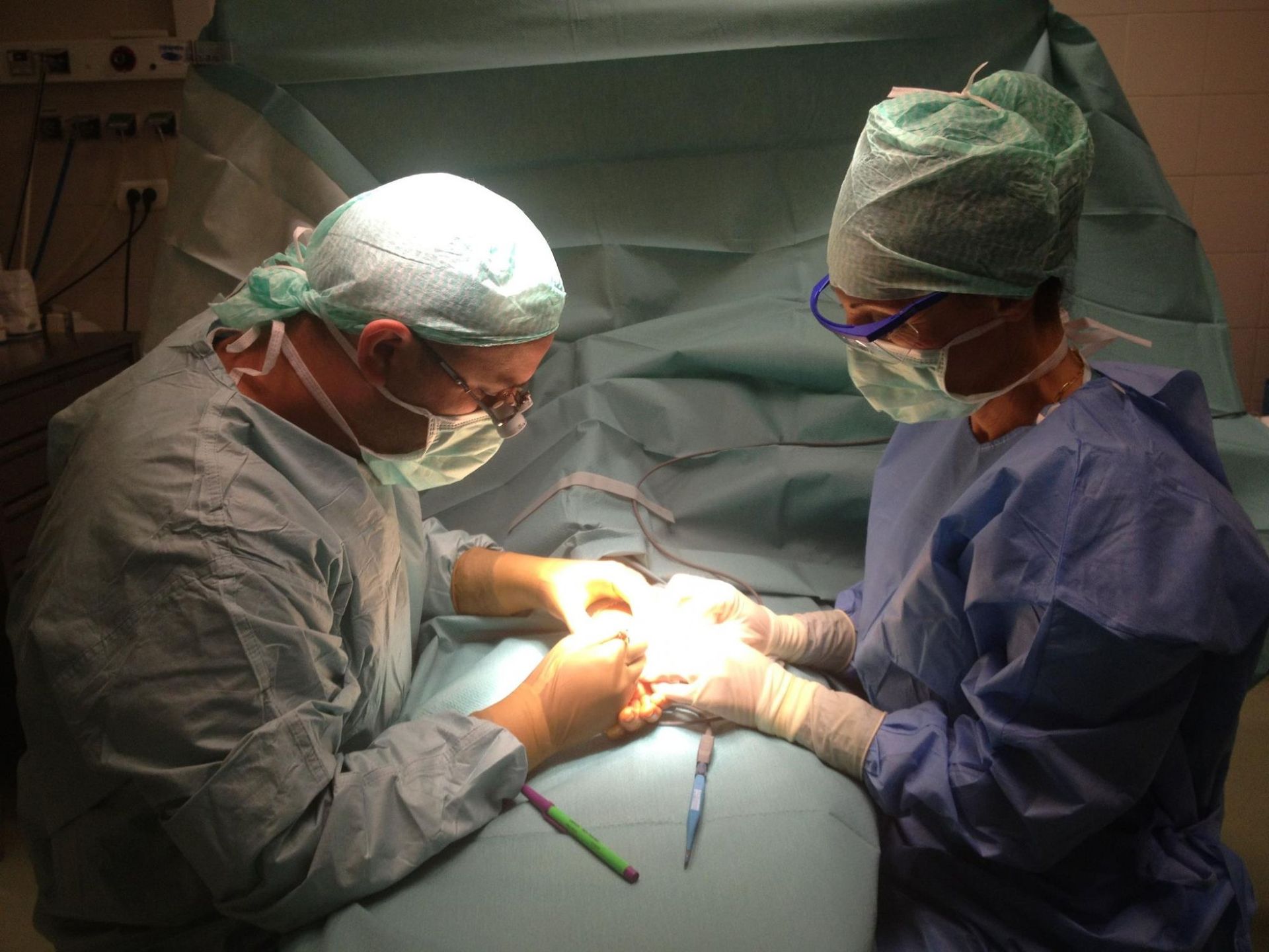 Le Dr Younes RIAH, chirurgien esthétique à Bastia, consulte au 39 boulevard Paoli, à deux pas de la