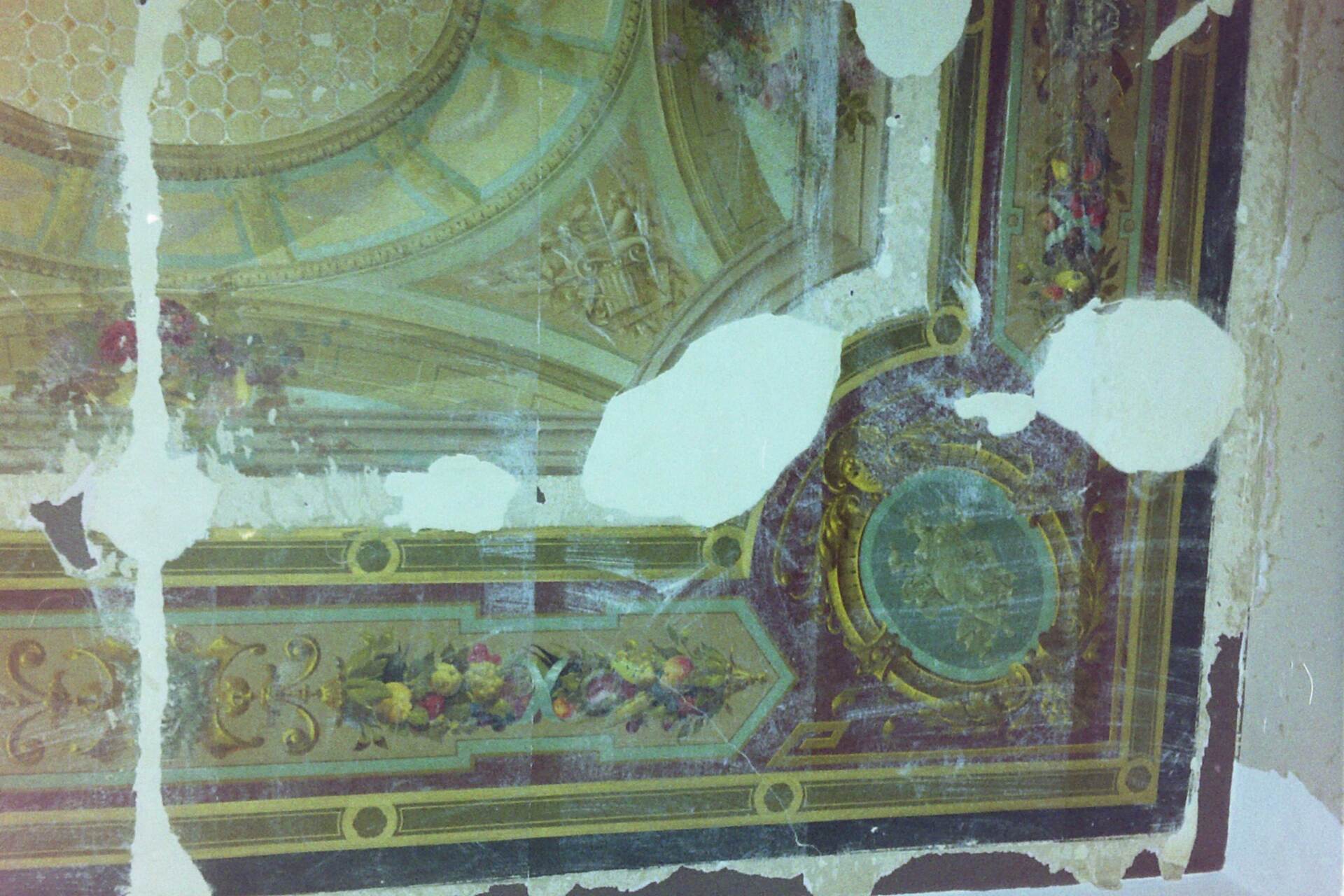 Elsbethstraße 12 in Leipzig, Entdeckung der Deckenmalerei in der ersten Etage, 2002