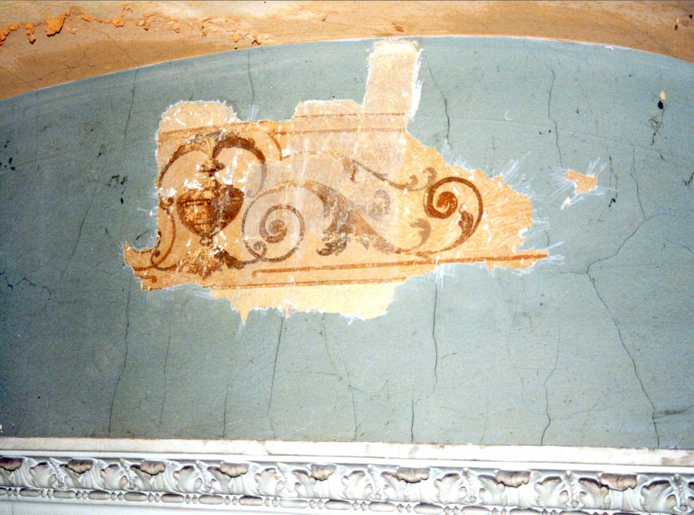 Kreuzstraße 1c Hauseingang Wandmalerei Freilegung