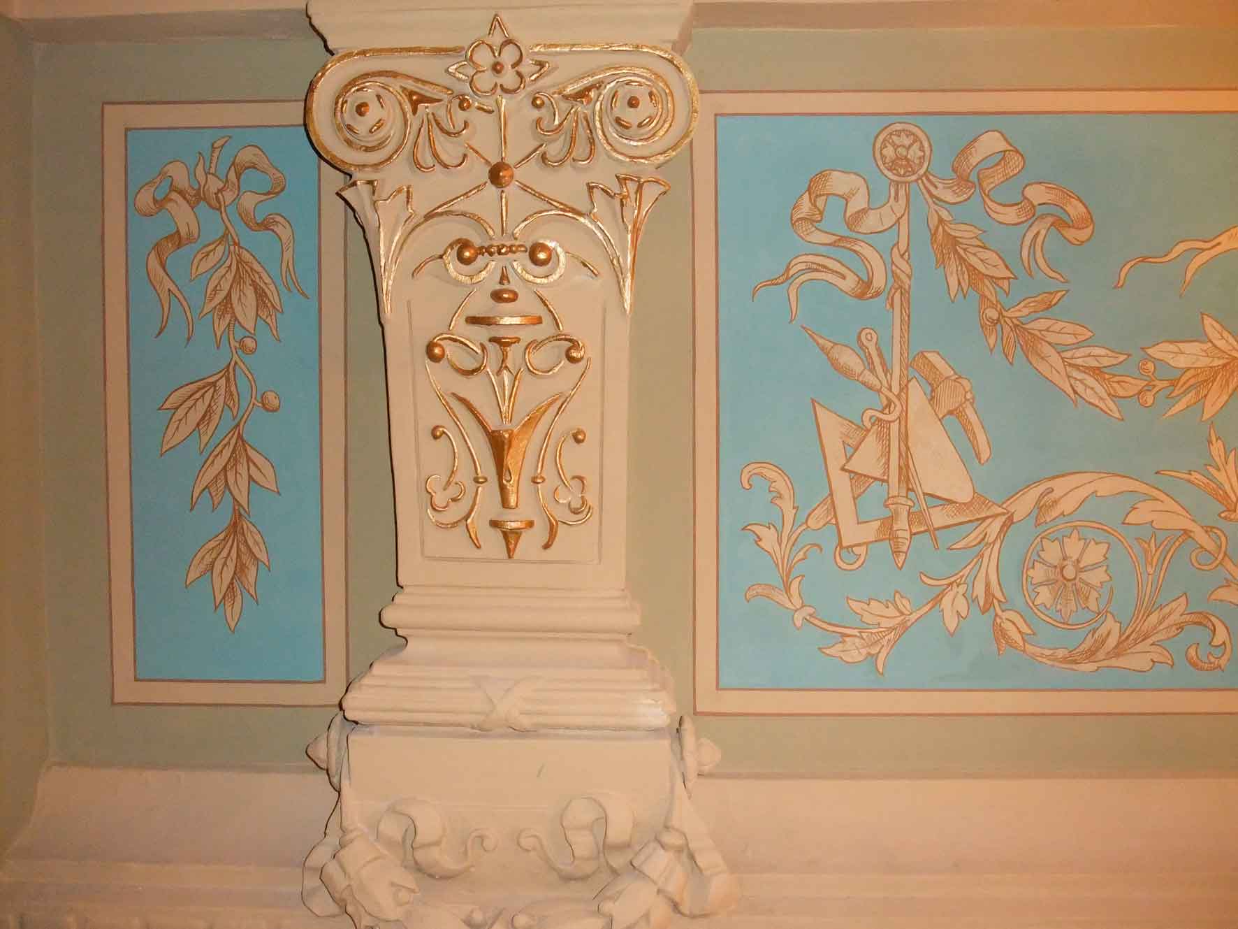 Friedrich-Ebert-Straße 70 Groteskenmalerei Hauseingang