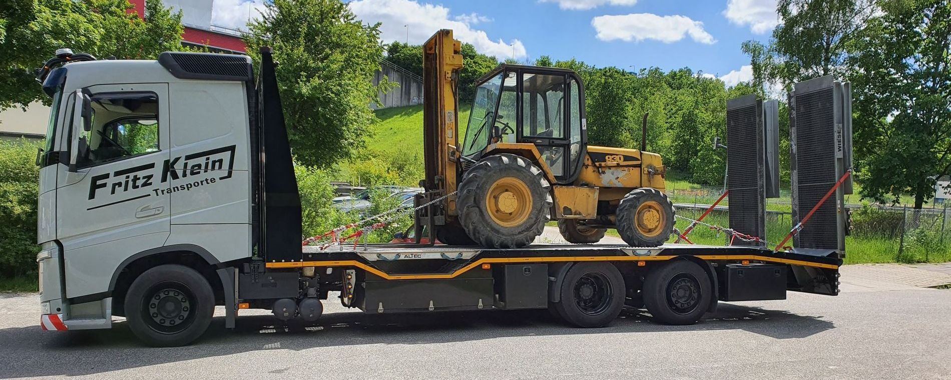 3-Achs-LKW Fritz Klein mit Geländestapler JCB
