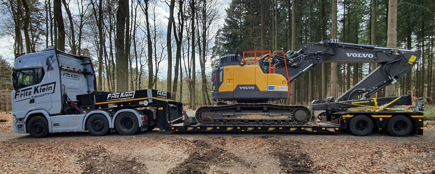 Tiefbett LKW Fritz Klein mit Volvo-Bagger