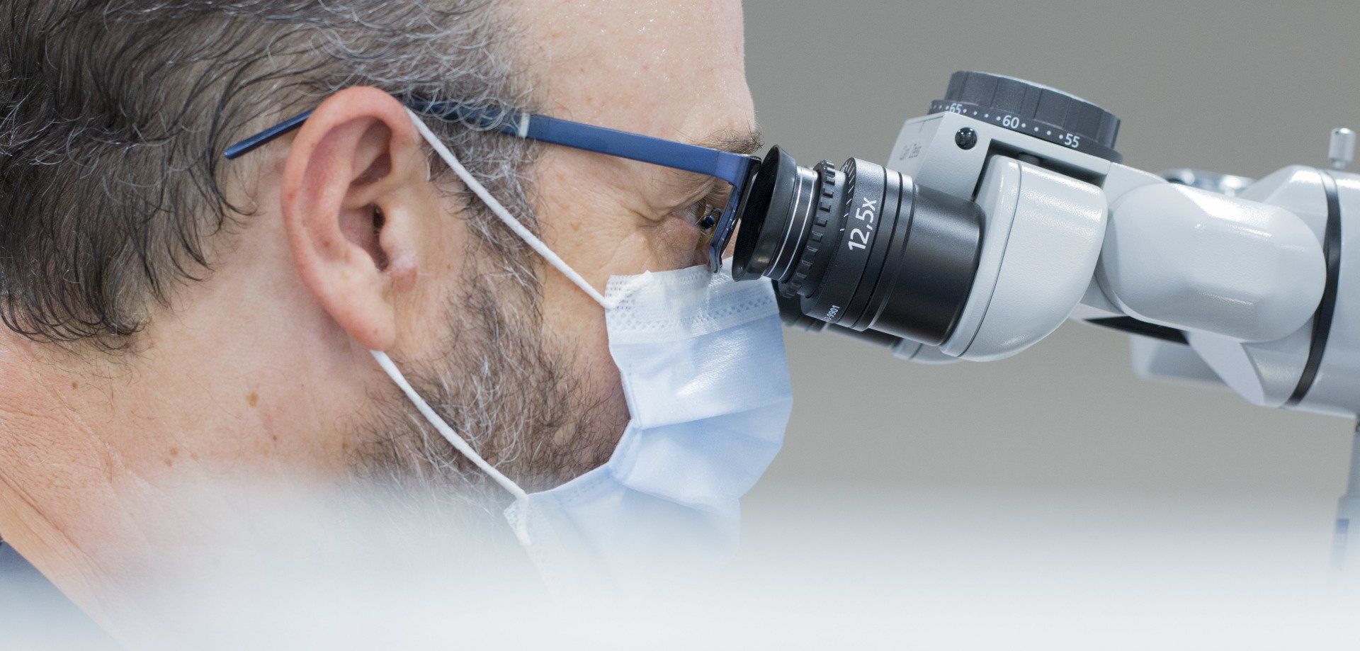 Endodoncia con microscopio. Clinica Cámara. Dentista en Granada. Dentista en Jaén