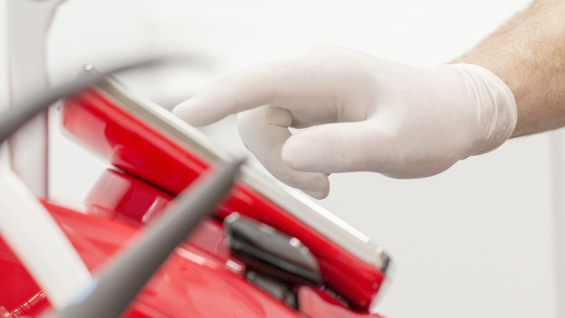 Láser dental en tratamientos de Piorrea. Clínica Dental Cámara. Dentista en Granada. Dentista en Jaén.