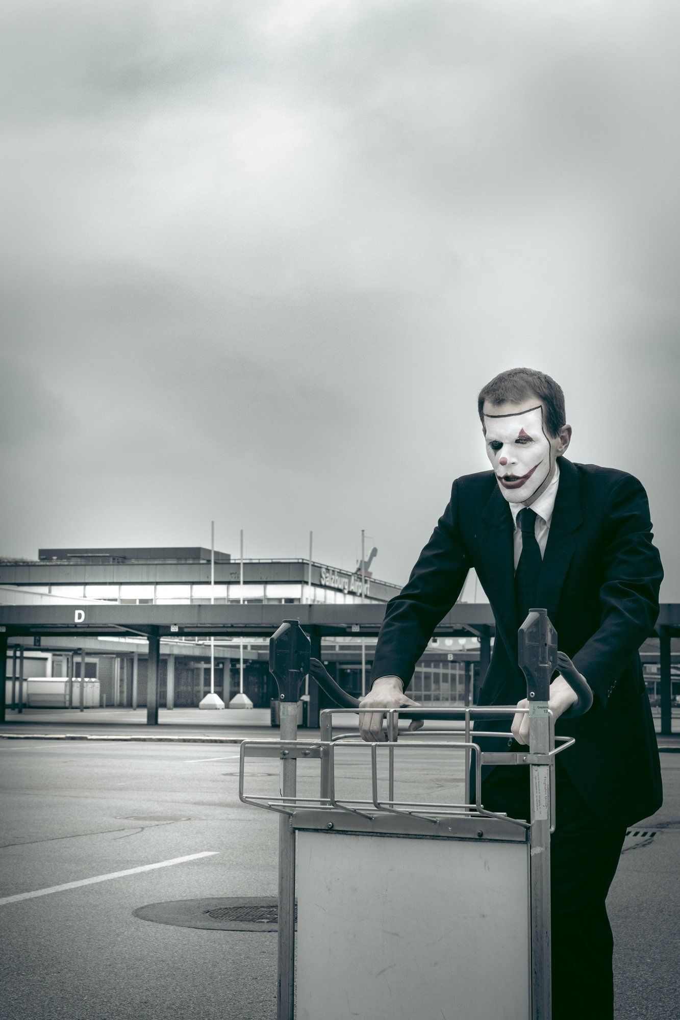 BUSINESS AS USUAL (Fotoshooting mit Sven-Kristian Wolf))