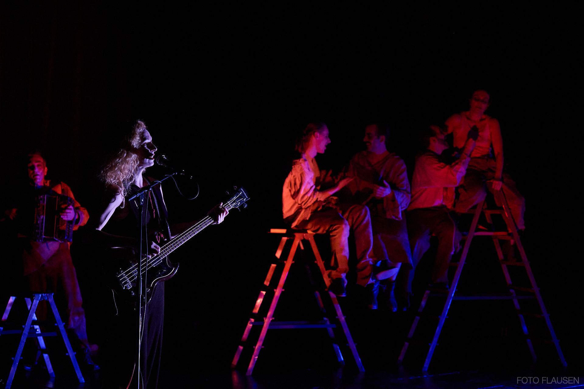 Cassandra Rühmlings Produktion von DIE HEILIGE JOHANNA DER SCHLACHTHÖFE (von Bertold Brecht).